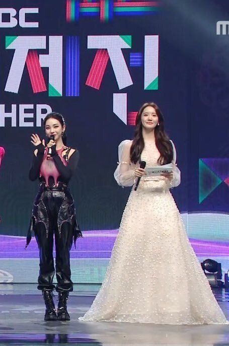 카리나 윤아 투샷 2.jpg