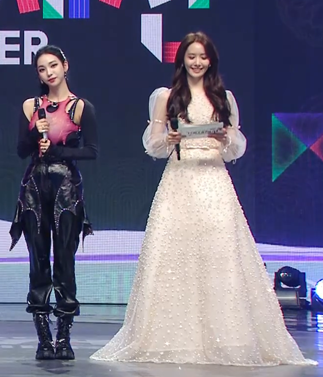 카리나 윤아 투샷 3.png
