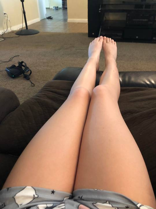 selling-pictures-of-legs-feet-heres-a-taste-afamy96115-540x720.jpg