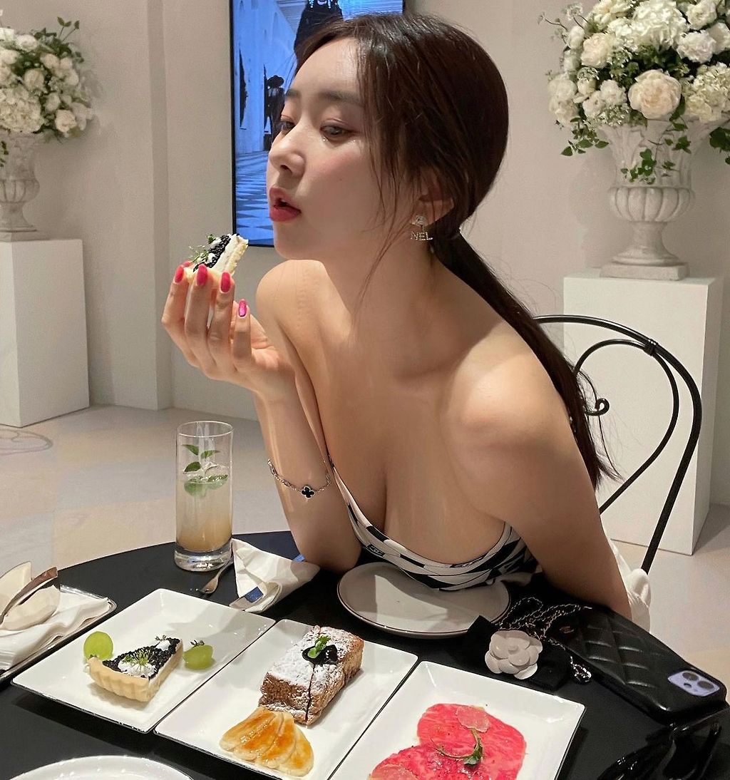 샤넬 신재은2.jpg