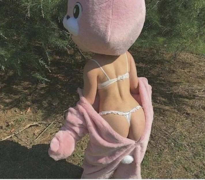 인형탈 알바녀의 몸매.webp.jpg
