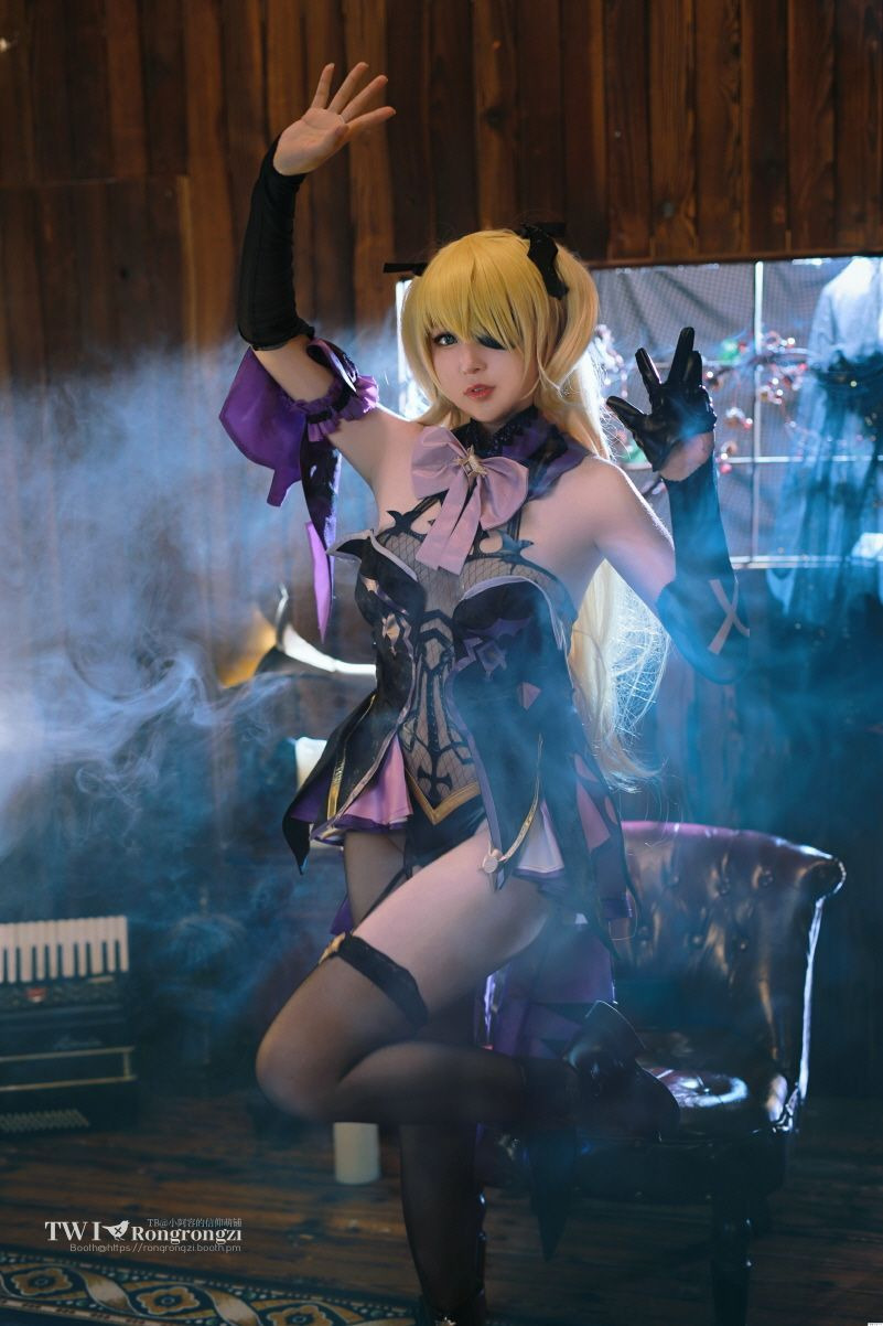 Coser-Rongrongzi-Vol004 (15).jpg