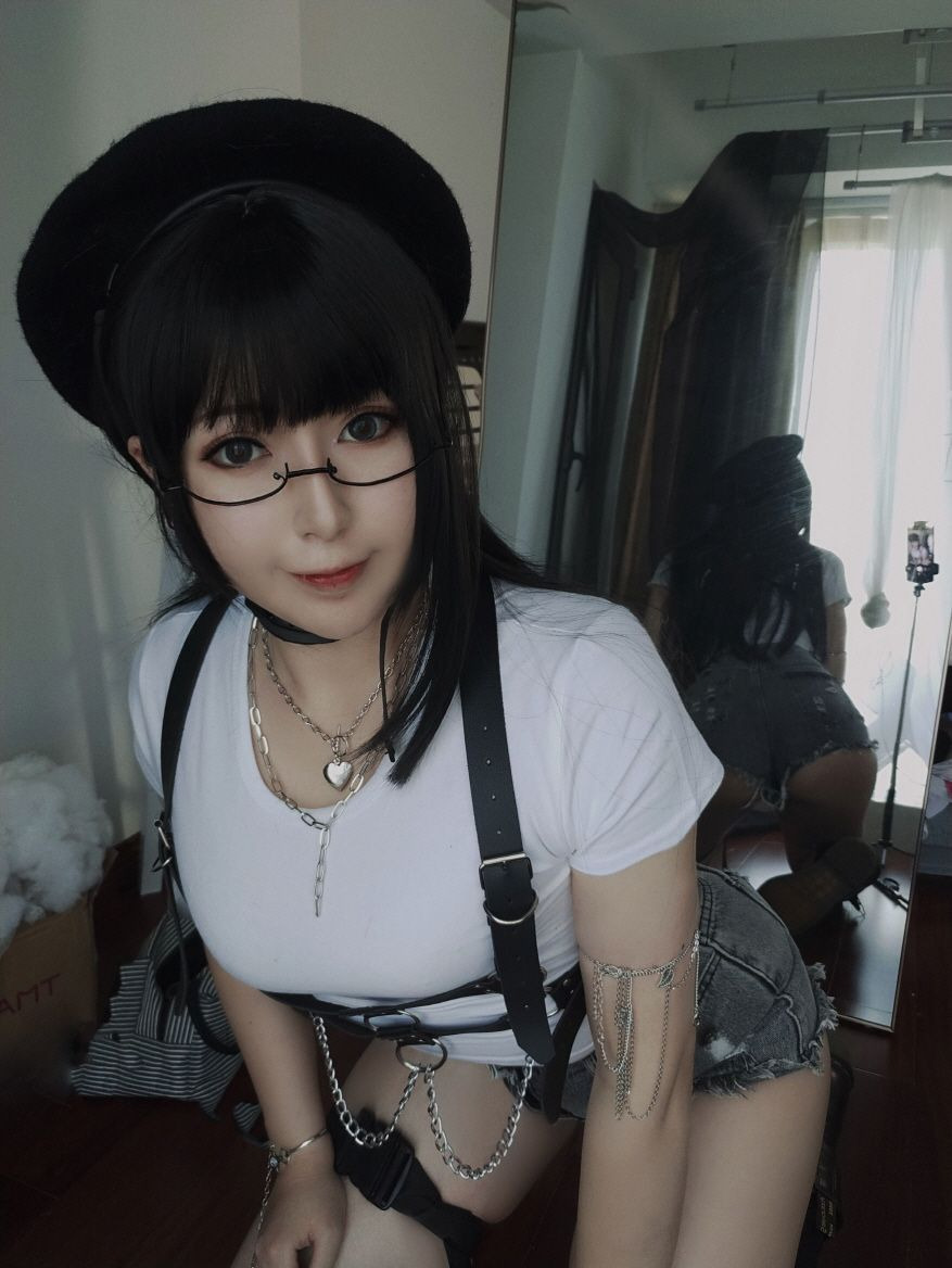 Coser-Rongrongzi-Vol005 (15).jpg