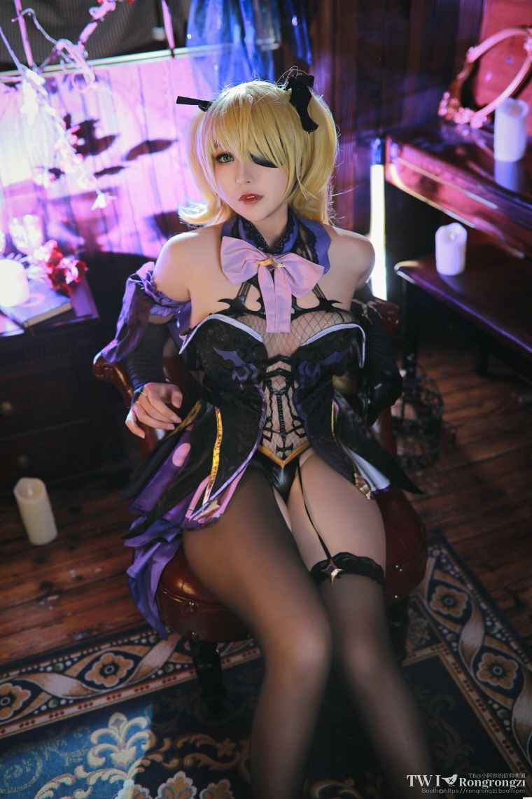Coser-Rongrongzi-Vol004 (3).jpg