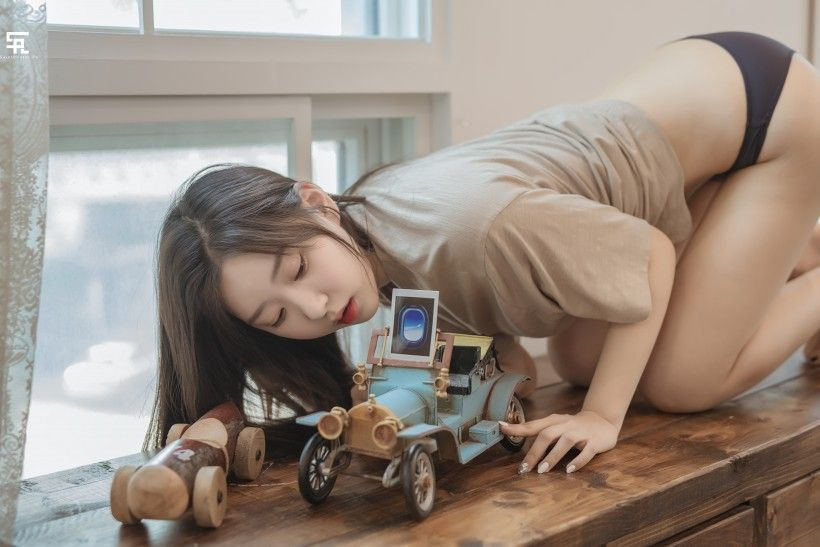 신재은 화보.jpg