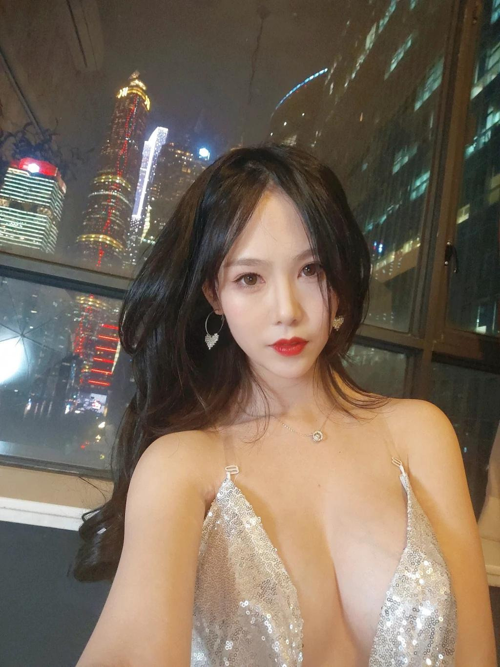 Coser-Li-Shi-Vol.067-partme-26-MrCong.com-207.webp.jpg