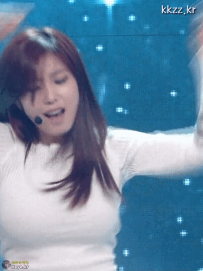 니트 입고 춤추는 전효성 - 꾸르