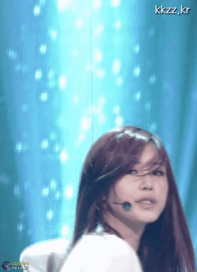 니트 입고 춤추는 전효성 - 꾸르