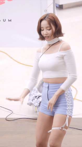 모모랜드 시절 연우.gif