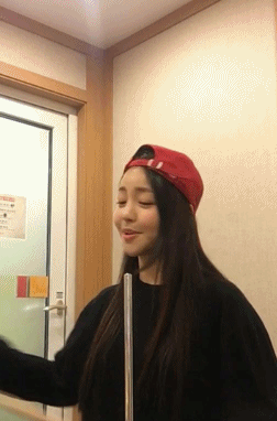 드럼 치면서 롤린 부르는 브레이브걸스 꼬북좌 유정 - 꾸르