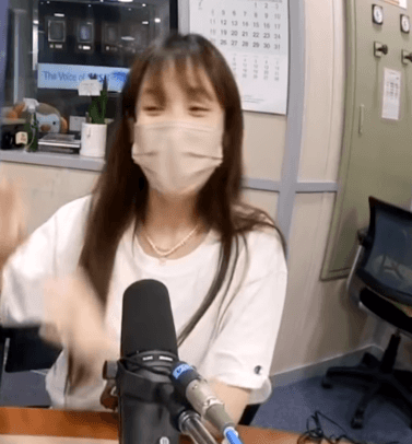 아예 쌩얼로 배텐 생녹방 출근한 러블리즈 지애 - 꾸르