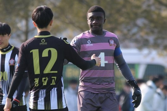 대한민국 국가대표가 꿈인 난민 축구선수 풍기 - 꾸르