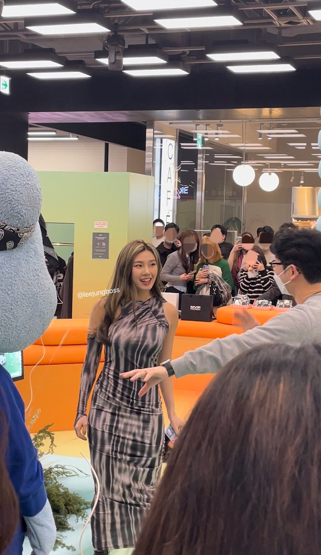 은근히 실물 쩐다는 댄서 리정.gif