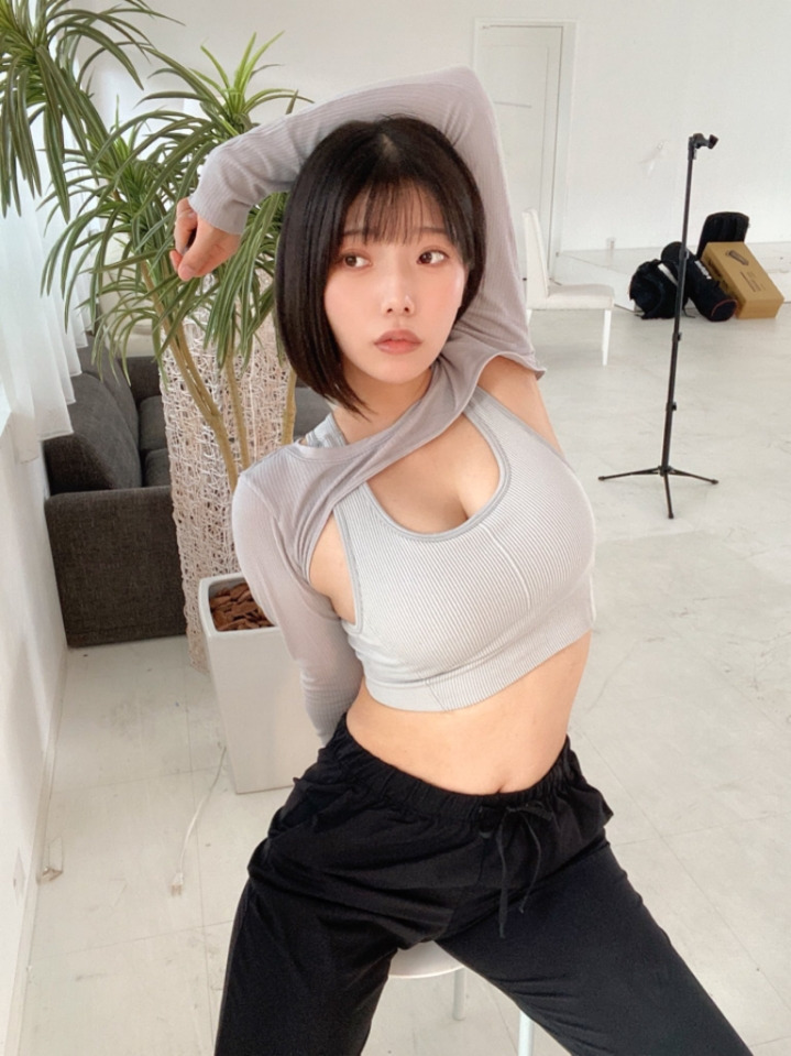 요즘 사람들이 진짜 모르는 몸매 색기 1티어 AV 배우.jpg