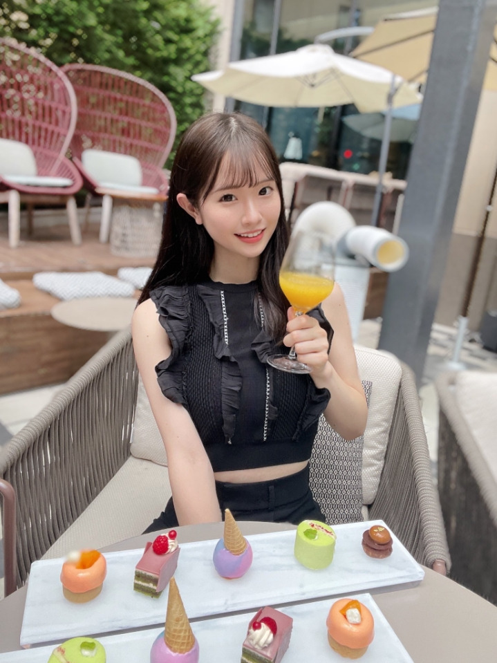 요즘 fc2에서 넘어와서 대박 성공한 AV 신인 배우.jpg 
