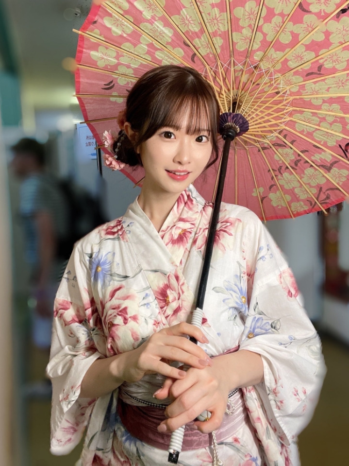 요즘 fc2에서 넘어와서 대박 성공한 AV 신인 배우.jpg 