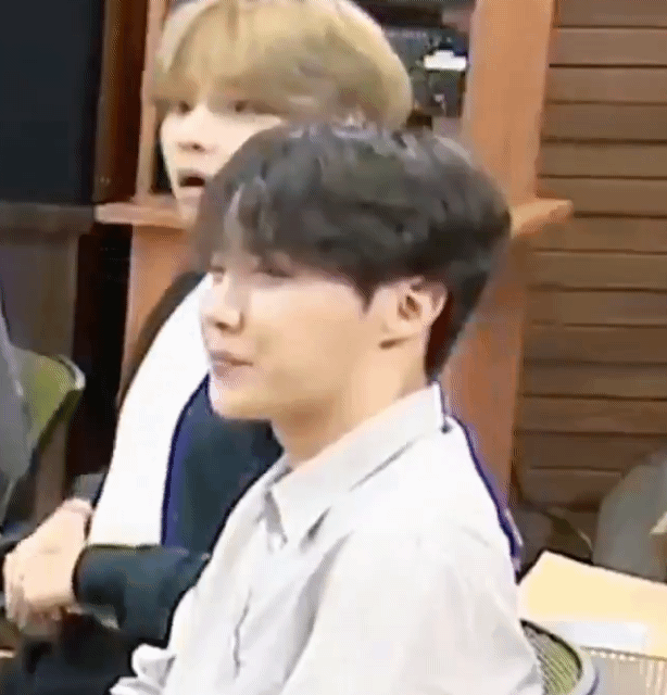 누가 봐도 생방인 걸 몰랐던 사람의 표정 - 꾸르