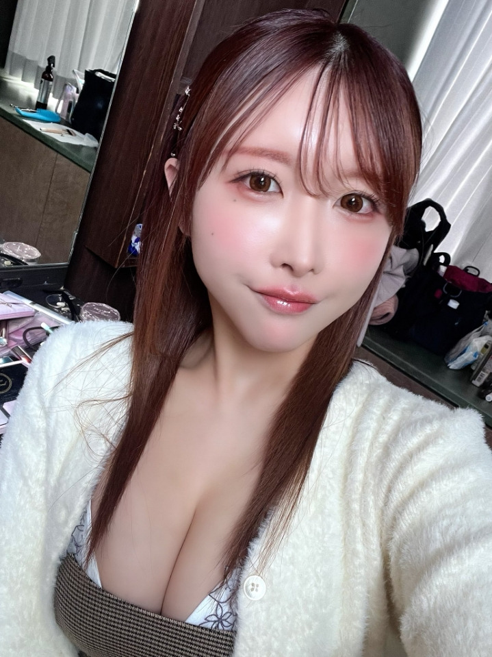 요즘 포텐 터져서 얼굴이 더 이뻐지고 몸매 1티어 AV 배우.jpg 