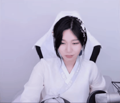 한복입고 끼부리는 소니쇼.gif 한복입고 끼부리는 소니쇼 - 