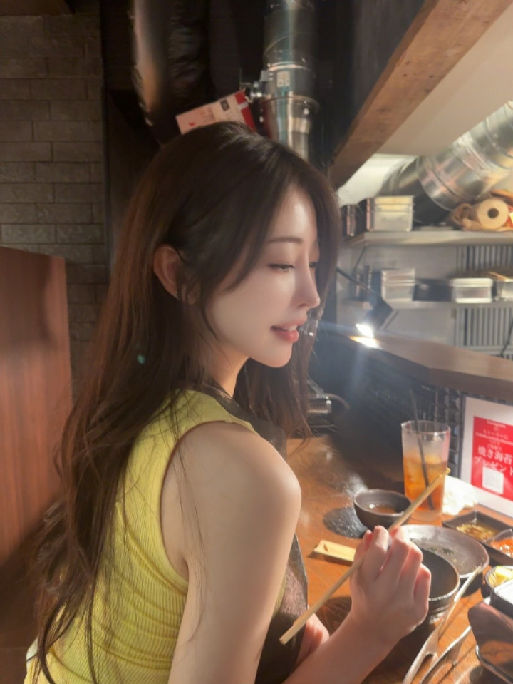 색기 있고 다리라인이 GOAT인 AV 배우.jpg 