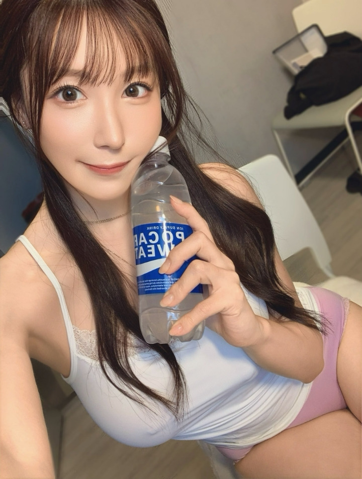 외모, 피지컬 다 개쩌는 신인 AV 배우.jpg 