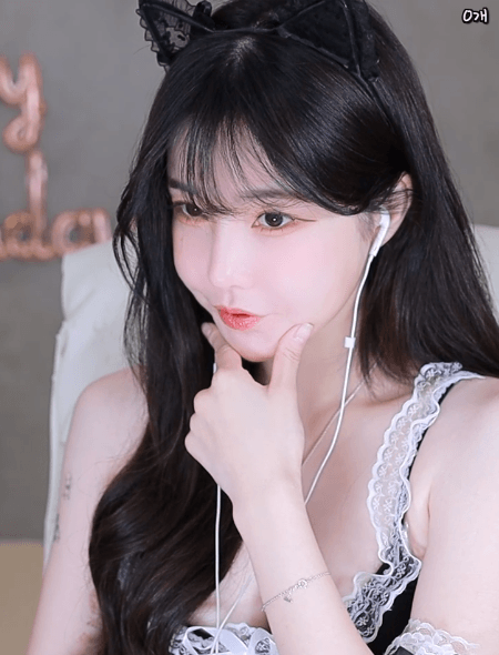 bj 채원 메이드복.gif 