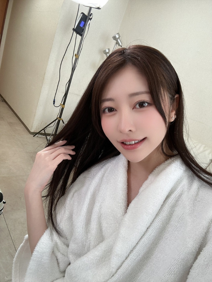 색기 있고 다리라인이 GOAT인 AV 배우.jpg 