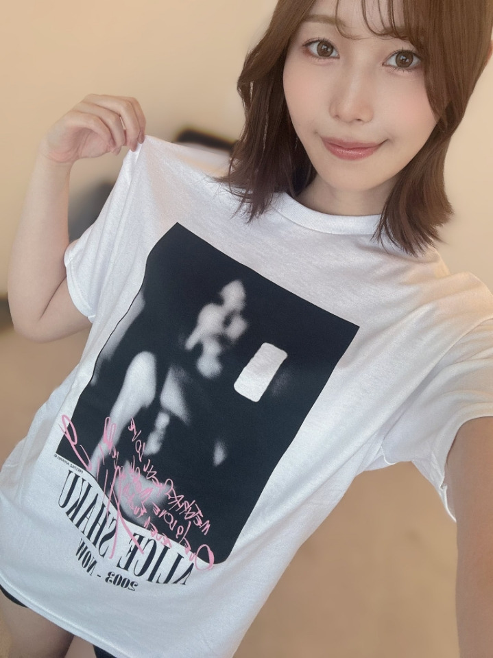 9월 데뷔작 대박난 몸매 좋은 AV 신인 배우.jpg 