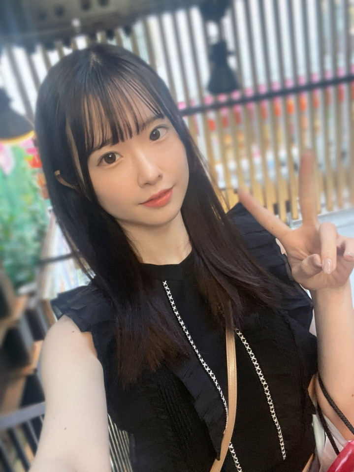 요즘 fc2에서 넘어와서 대박 성공한 AV 신인 배우.jpg 