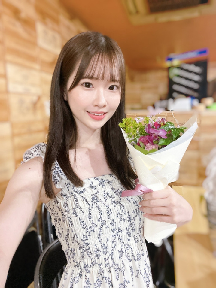 FC2에서 넘어와 대박난 신인 AV 배우.jpg 