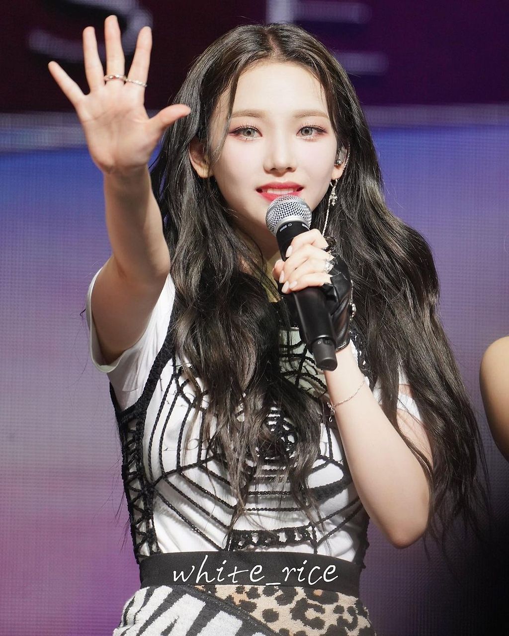 LA에서 에스파 카리나