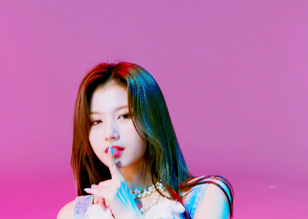 컴백한 트와이스 사나의 분위기 - 꾸르