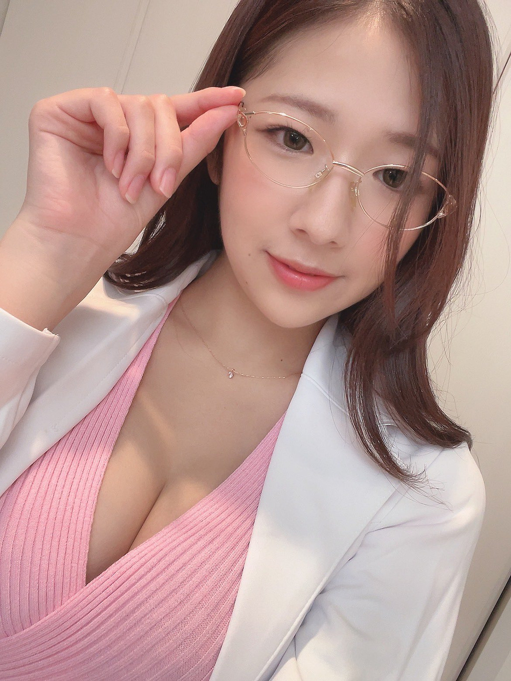 베이글 AV배우 나나하라 사유.jpg