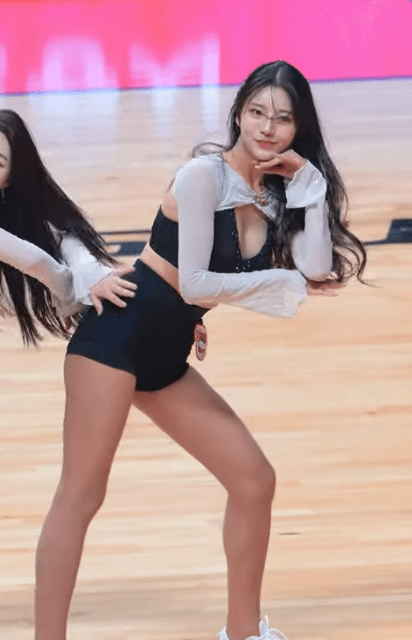 요즘 가슴으로 핫한 김이서 치어리더의 이상형 
