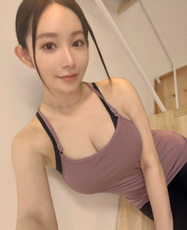 외모, 피지컬 다 개쩌는 신인 AV 배우.jpg 