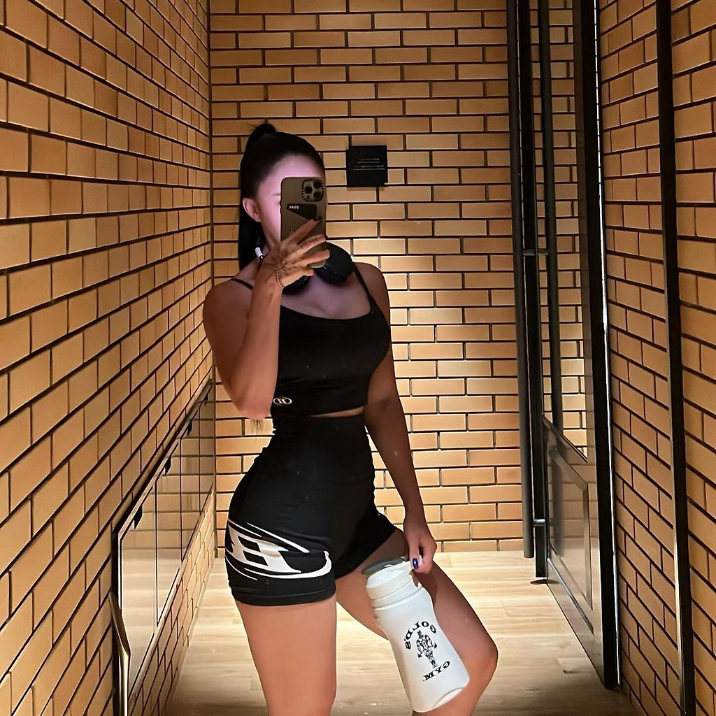 건강한 몸매로 한때 유명했던 사나 친구 근황.jpg 