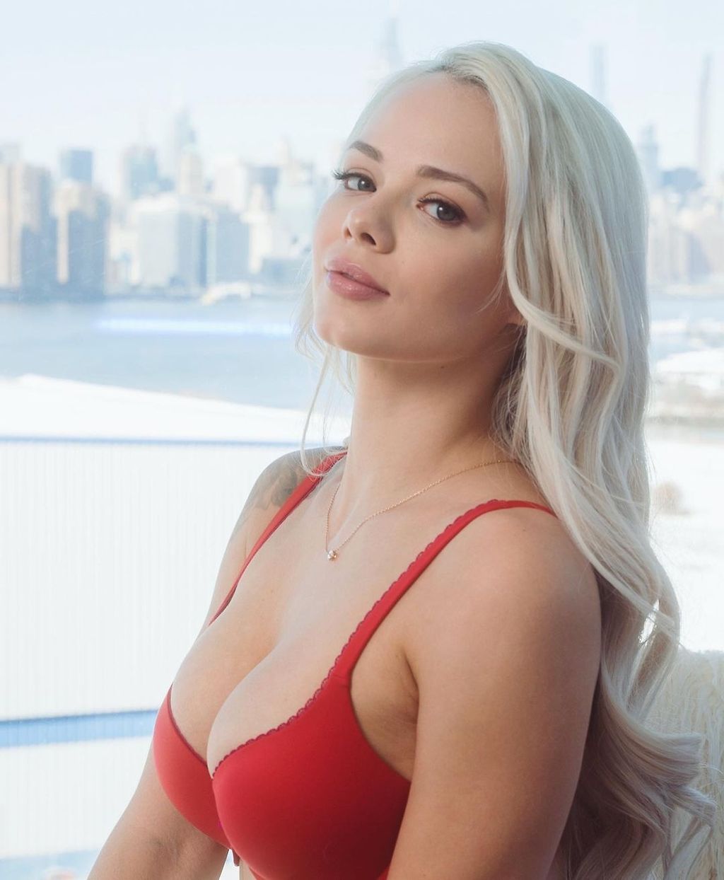 엘사 진 Elsa Jean.jpgif 엘사 진 Elsa Jean - 