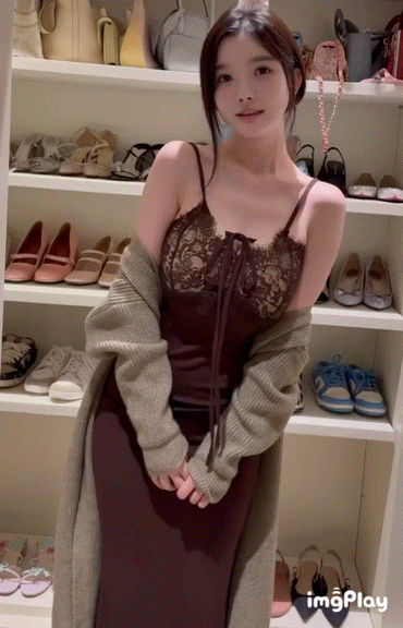 존예 누나.gif