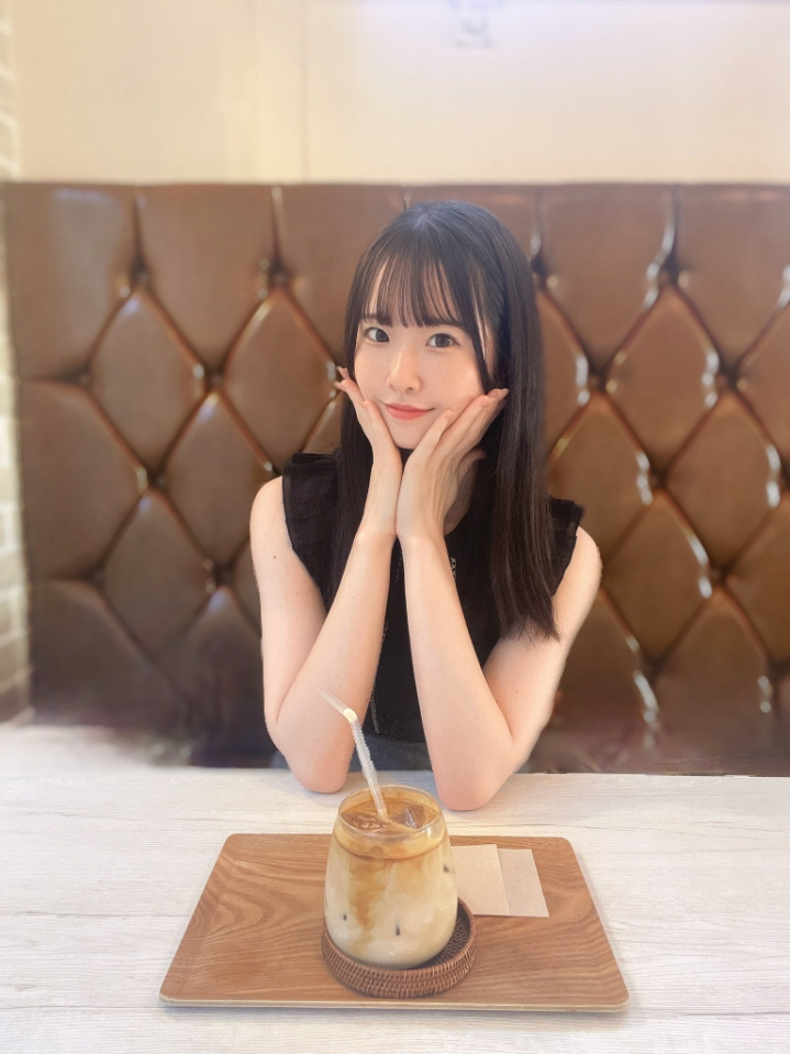 요즘 fc2에서 넘어와서 대박 성공한 AV 신인 배우.jpg 