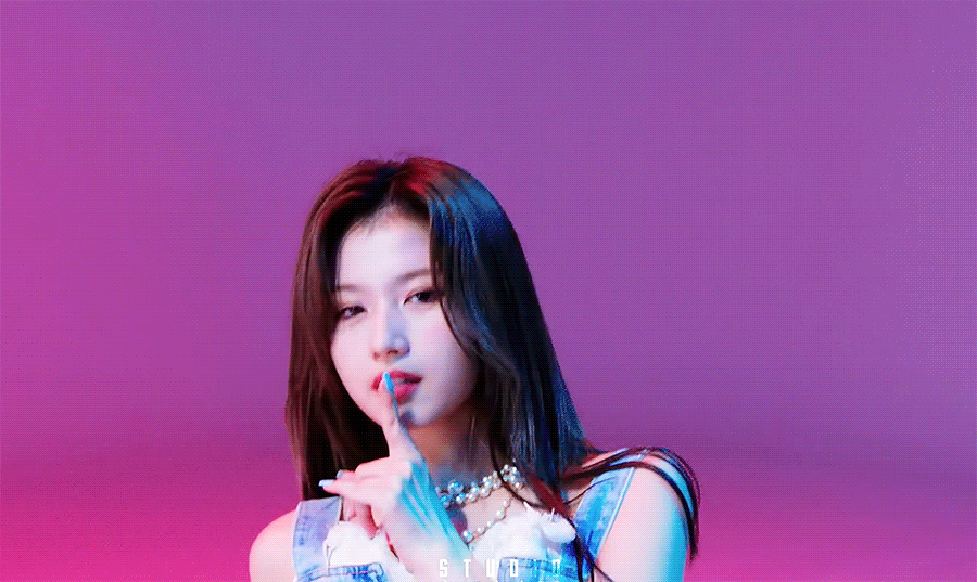 컴백한 트와이스 사나의 분위기 - 꾸르