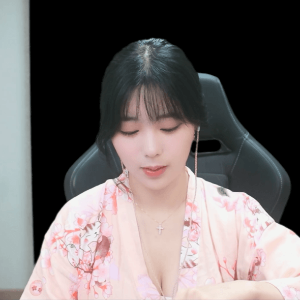 자신이 슈퍼 섹시 여겜비라고 주장하는 처자.gif 