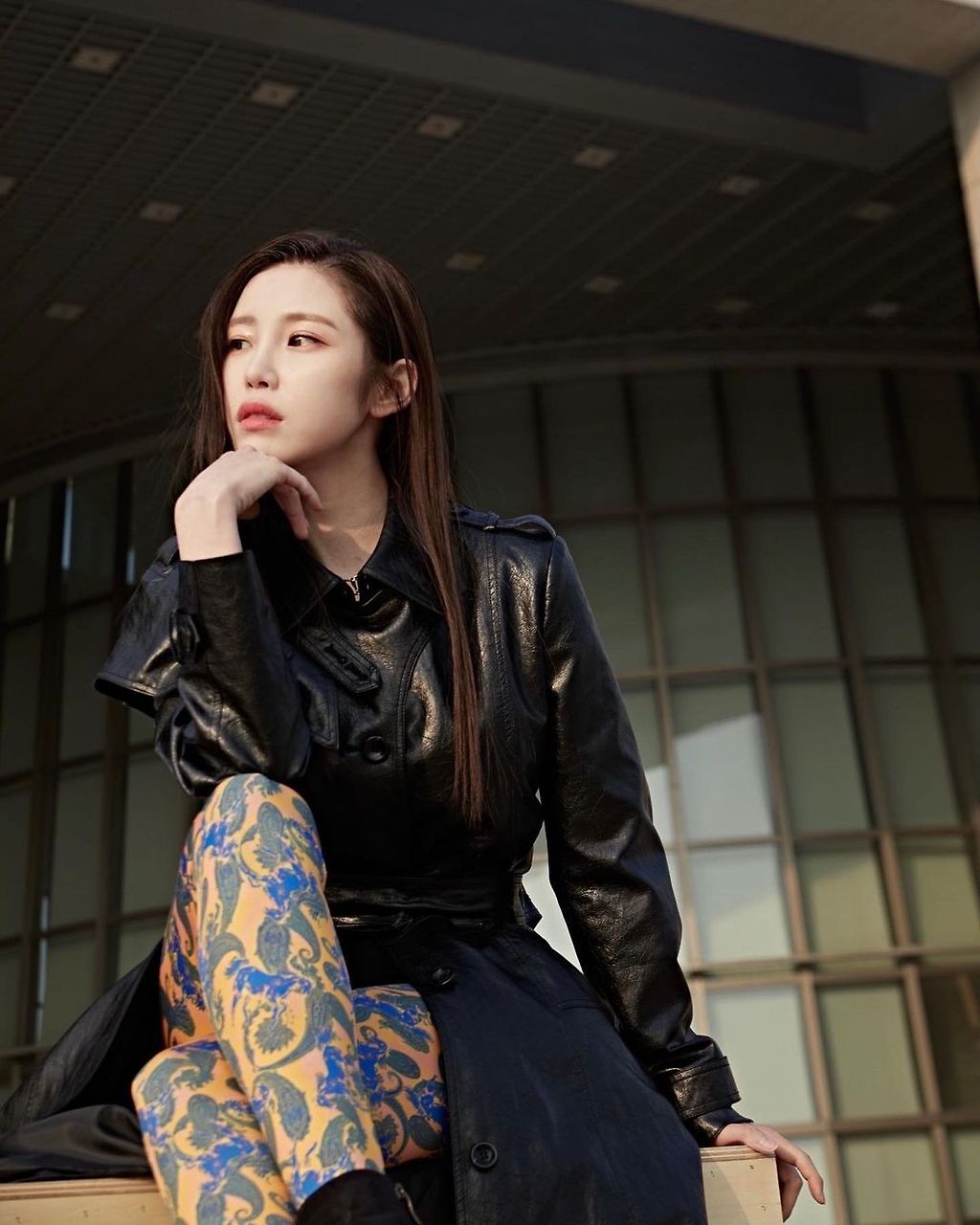 화보 촬영하는 전효성 - 꾸르