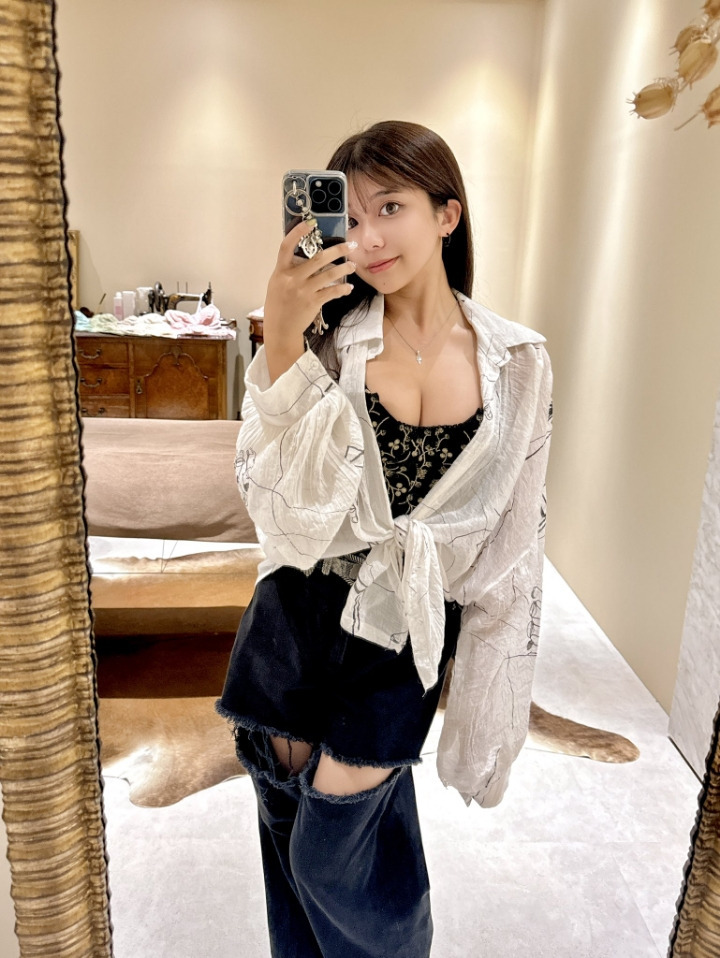 10월 신작 나왔는데 평가 미쳤다는 AV 배우.jpg 