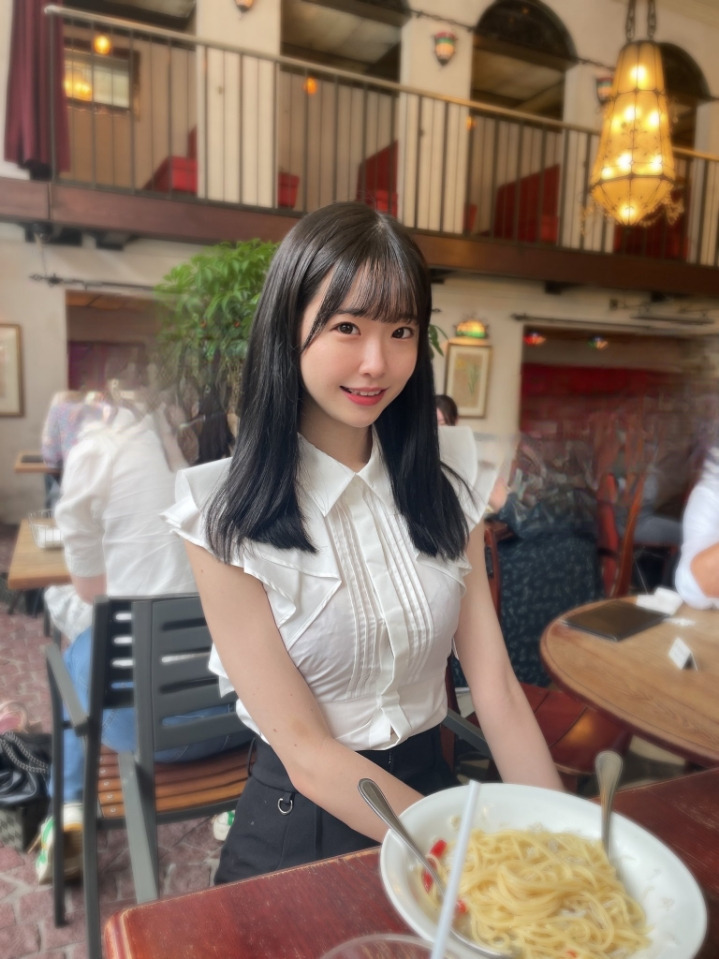 요즘 fc2에서 넘어와서 대박 성공한 AV 신인 배우.jpg 