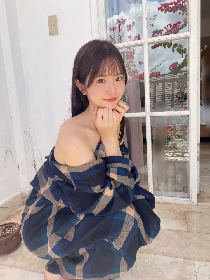FC2에서 넘어와 대박난 신인 AV 배우.jpg 