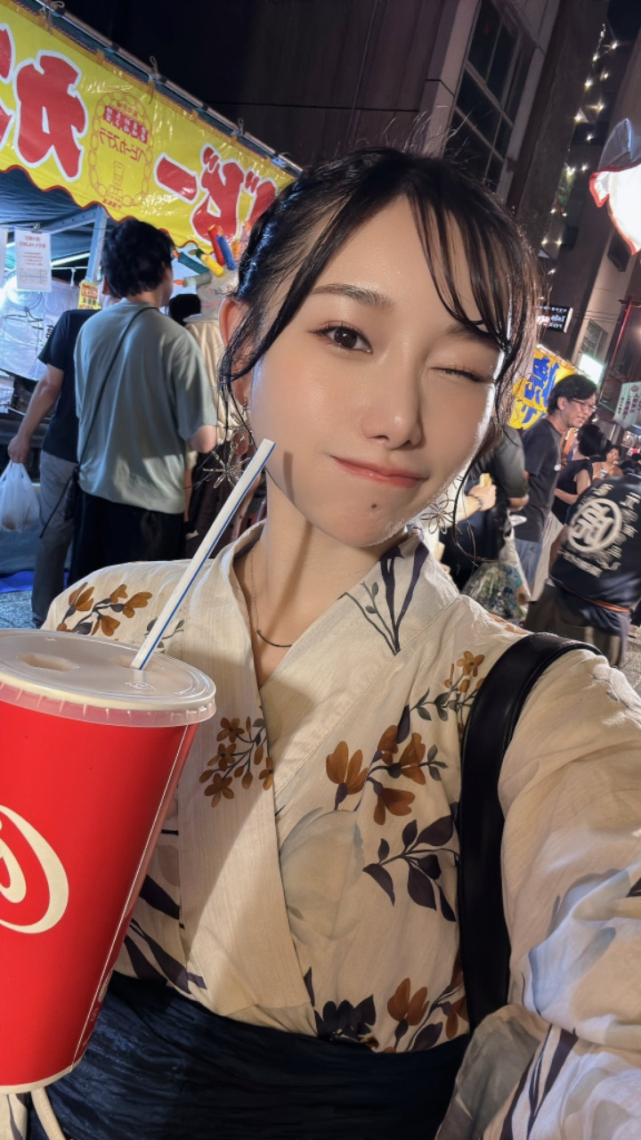 운동 많이 해서 복근이랑 골반 라인이 지리는 AV 배우.jpg 