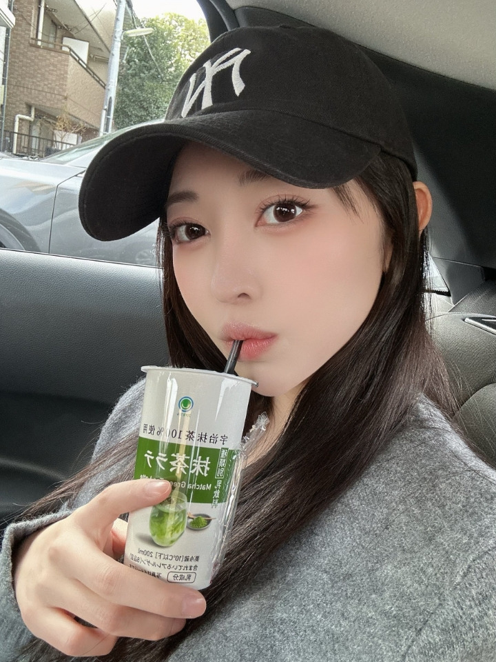 색기 있고 다리라인이 GOAT인 AV 배우.jpg 