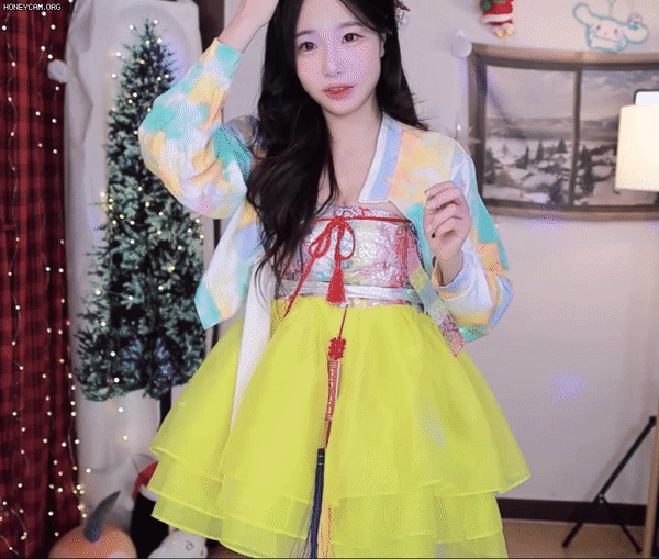 한복 입은 수련수련.gif 