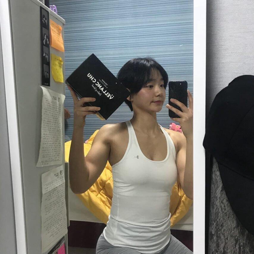 운동하는 숏컷 누나 - 디쁠