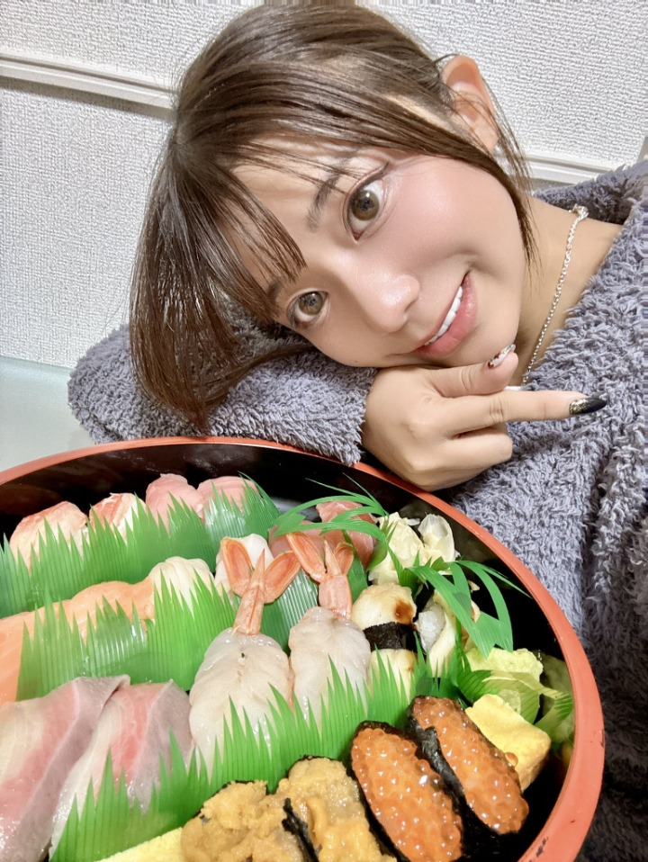 10월 신작 나왔는데 평가 미쳤다는 AV 배우.jpg 